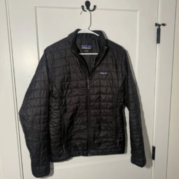 Patagonia Men's Black Quilted Puffer Jacket. Preppy outdoor hiking wear. Small - Picture 4 of 6
